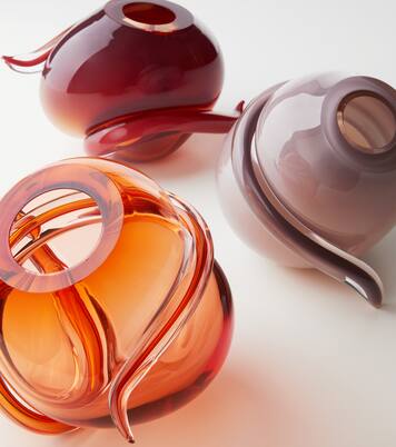 Vase Tension  | Alexa Lixfeld