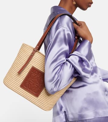 Paula's Ibiza - Shopper Anagram Small in rafia e pelle | Loewe