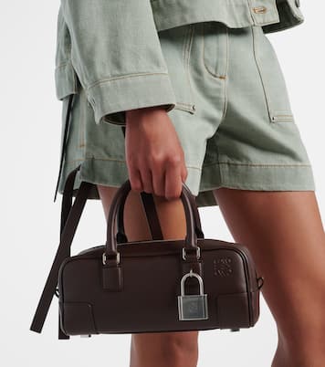 Tote Amazona 23 Short aus Leder | Loewe