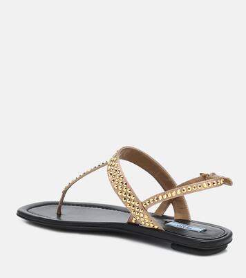 Sandali infradito in pelle con borchie | Prada
