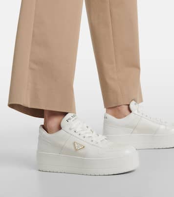 Plateau-Sneakers Downtown Bold aus Leder | Prada