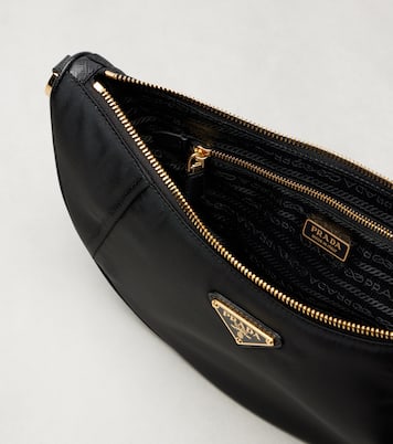 Schultertasche Demi-Lune aus Re-Nylon | Prada