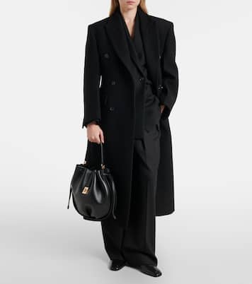 Hug leather bucket bag | Ferragamo