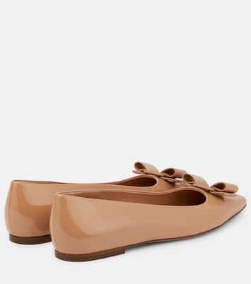 Vara Bow patent leather ballet flats | Ferragamo