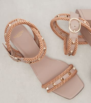 Sandali Rockstud Torchon 60 in pelle | Valentino Garavani
