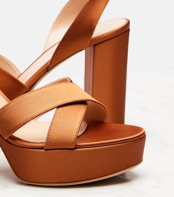 Sandali Sabrina in raso con plateau | Gianvito Rossi