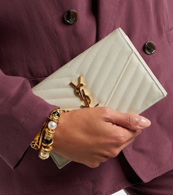 Cassandre Envelope leather wallet on chain | Saint Laurent