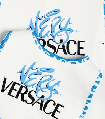 Baby cotton-blend printed onesie and bib set | Versace Kids