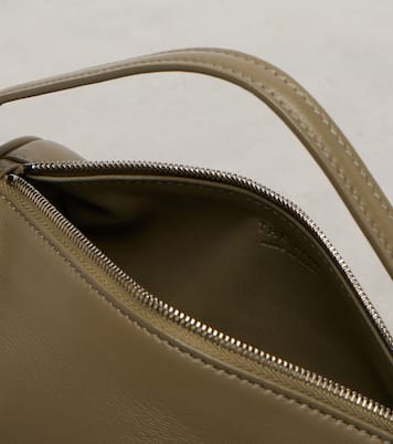 Round 90's leather tote bag | The Row