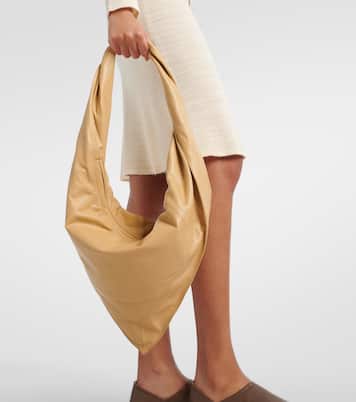 Schultertasche Scarf Small aus Leder | Lemaire