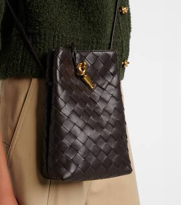 Andiamo Intrecciato leather phone pouch | Bottega Veneta