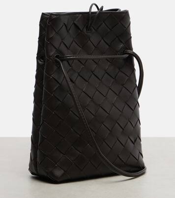 Andiamo Intrecciato leather phone pouch | Bottega Veneta