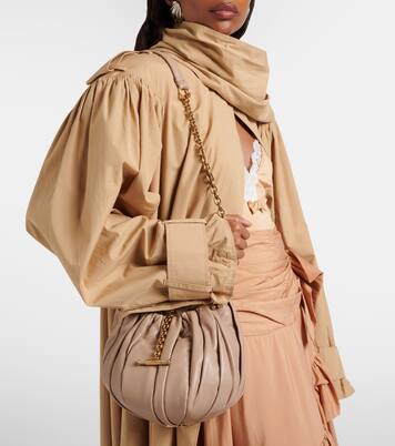 Plissé Small leather pouch with strap | Chloé