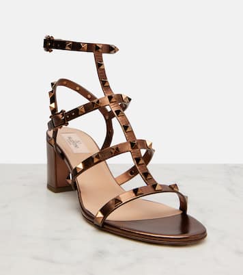 Sandalen Rockstud aus Metallic-Leder | Valentino Garavani