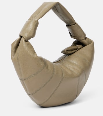 Schultertasche Force Croissant Mini aus Leder | Lemaire