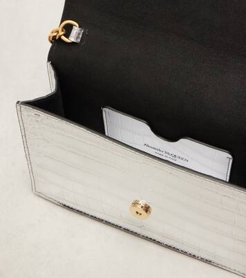Schultertasche Skull Small aus Metallic-Leder | McQueen