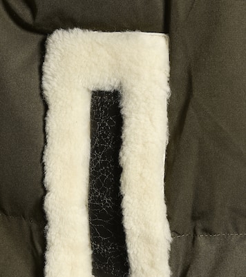 Mantel Gloria mit Faux Shearling | Stand Studio
