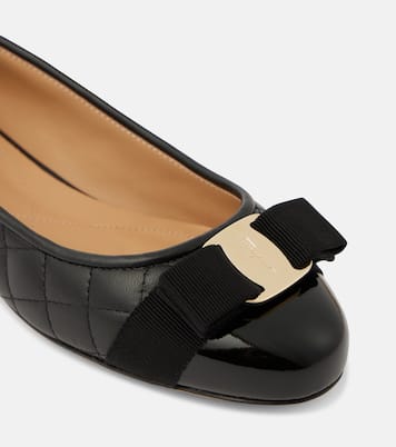 Ballerinas Varina aus Leder | Ferragamo