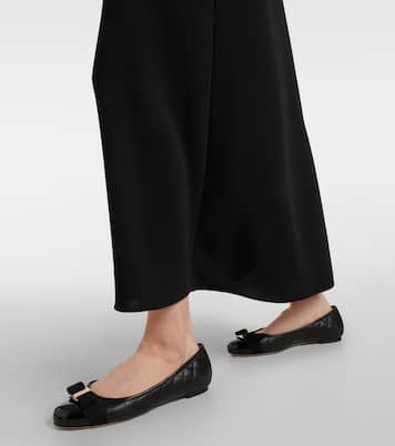 Ballerinas Varina aus Leder | Ferragamo