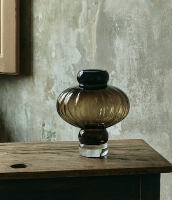 Vase Balloon 03 | Louise Roe
