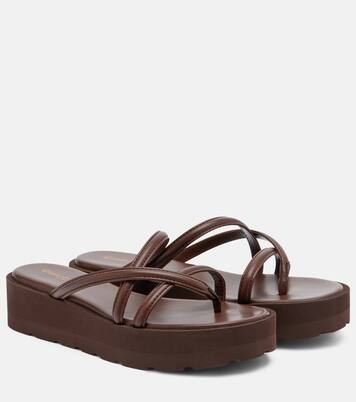 صندل بلاتفورم من الجلد | Gianvito Rossi