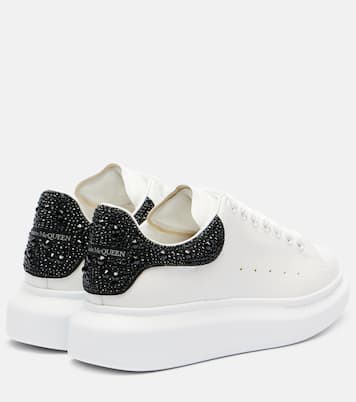 Zapatillas oversized de piel adornadas | McQueen
