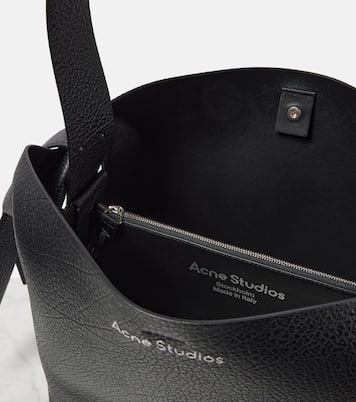 Schultertasche Musubi Medium aus Leder | Acne Studios