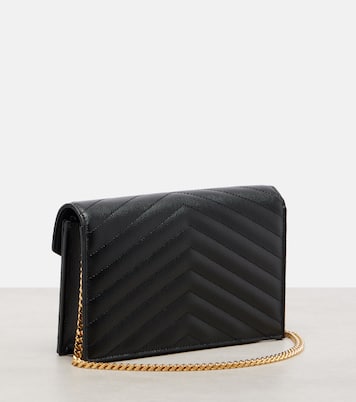Cassandre Envelope Small leather wallet on chain | Saint Laurent