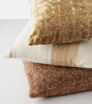 Vitim jute, mohair, and wool-blend cushion | The House of Lyria