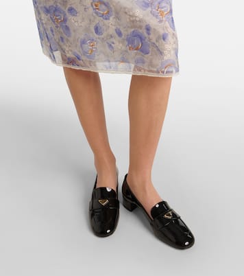 Salones de charol con logo | Prada