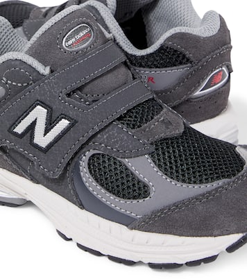 2002 suede sneakers | New Balance Kids