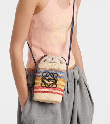 Smartphone-Etui Anagram aus Raffiabast | Loewe