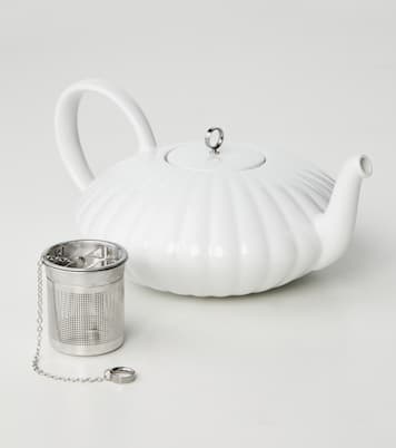 Bernadotte porcelain teapot by Sigvard Bernadotte | Georg Jensen