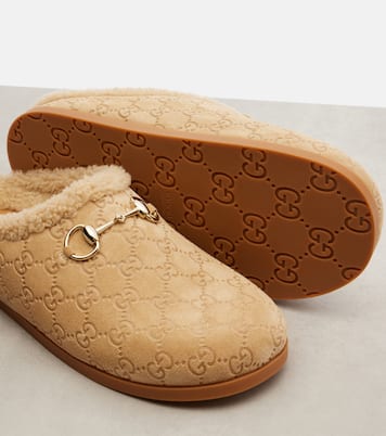 New Sol shearling-trimmed suede clogs | Gucci