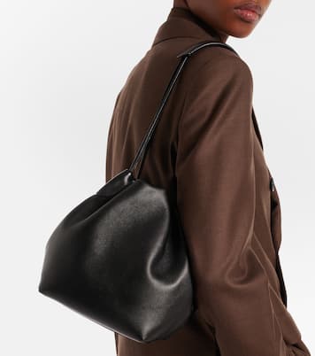 Bale Softy 스몰 레더 버킷 백 | Loro Piana
