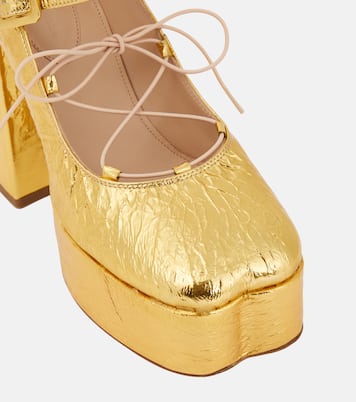Salones de piel con plataforma | Simone Rocha