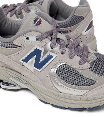 2002 suede-trimmed sneakers | New Balance Kids