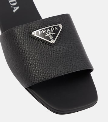 Pantoletten aus Saffiano-Leder | Prada
