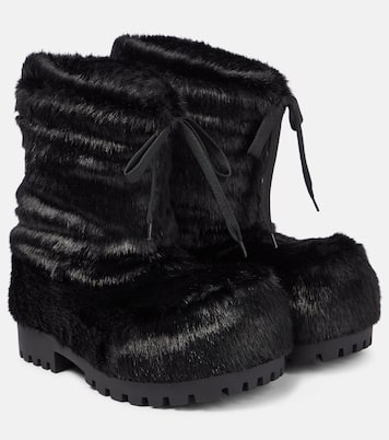 Alaska faux fur snow boots in black Balenciaga Mytheresa
