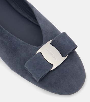 Ballerinas Vanna aus Veloursleder | Ferragamo