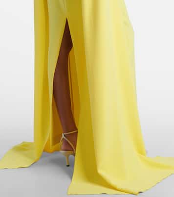 Vestido de fiesta Nuri de crepé con capa | Solace London