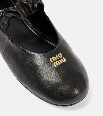 Ballerines en cuir à logo | Miu Miu