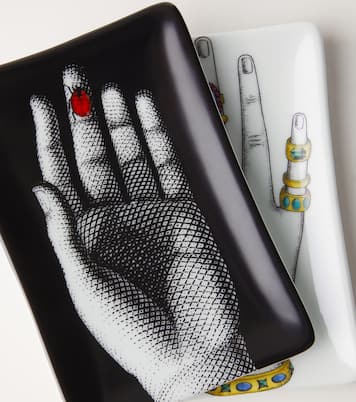 Mano Con Anelli ceramic ashtray | Fornasetti