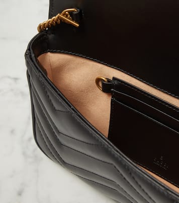 Portafoglio con catena in pelle GG Marmont | Gucci