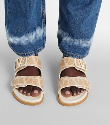 VLogo Signature raffia slides | Valentino Garavani