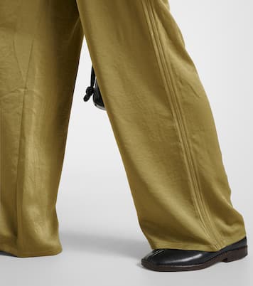 Weite Low-Rise-Hose aus Satin | Vince