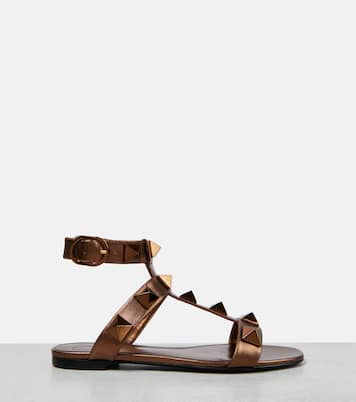 Roman Stud metallic leather sandals | Valentino Garavani
