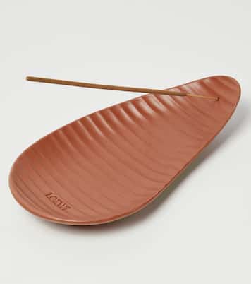 Set Tomato Leaves aus Räucherstäbchenhalter und Räucherstäbchen | Loewe Home Scents