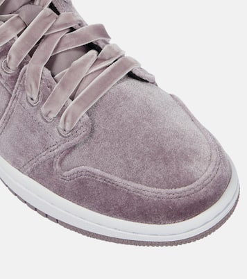 Sneakers Air Jordan 1 Mid in velluto | Nike