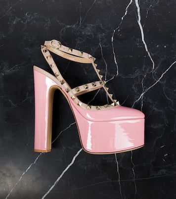 Salones Rockstud de charol con plataforma | Valentino Garavani